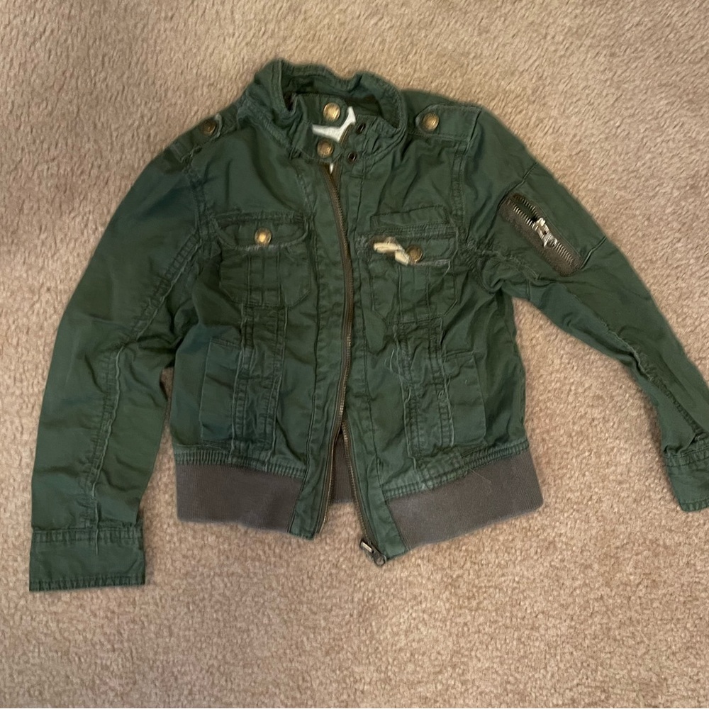 Green military style jacket 💚